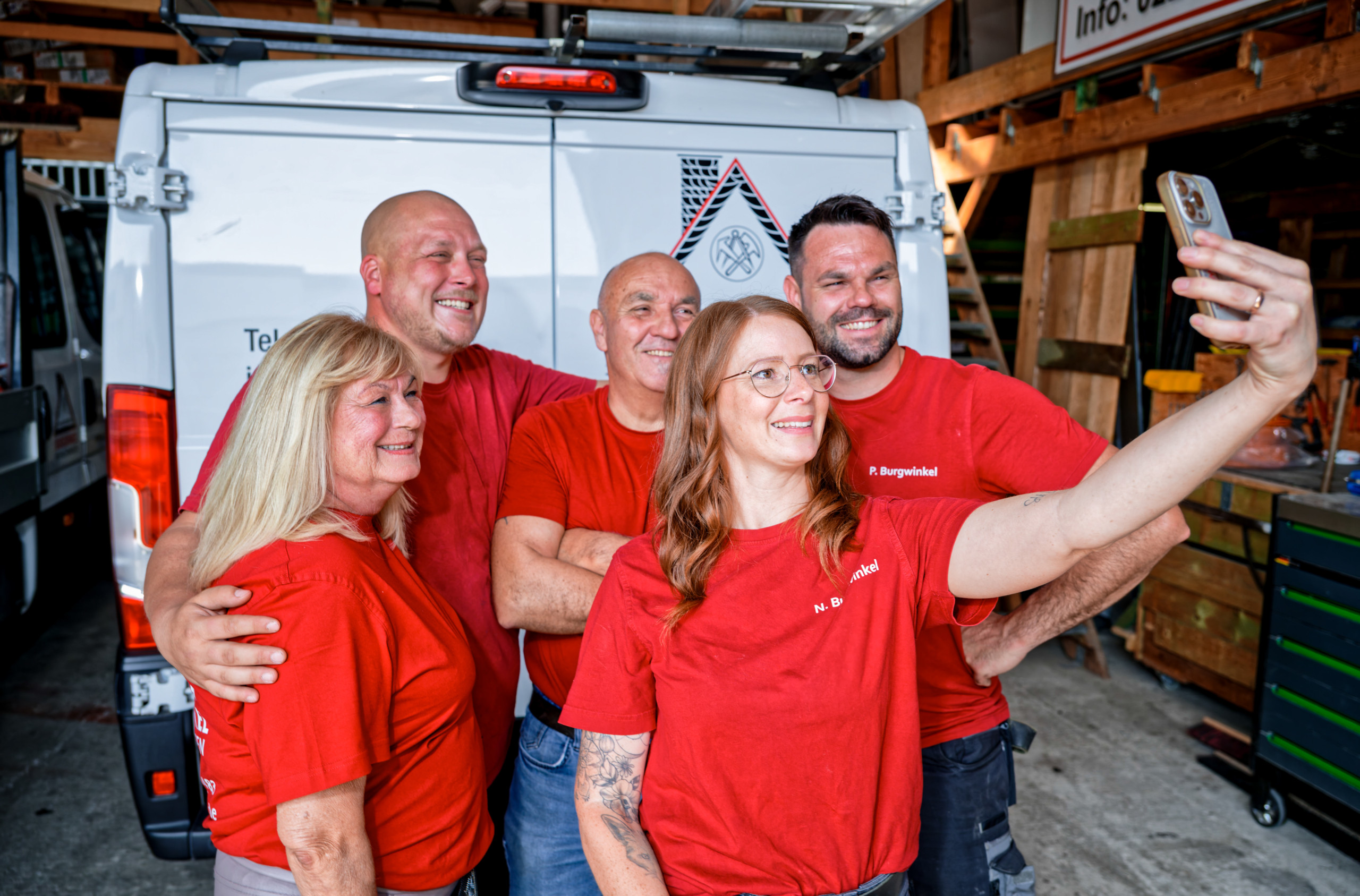 Selfie vom Burgwinkel-Dachdecker-Team aus dem Arbeitsalltag - Social Media